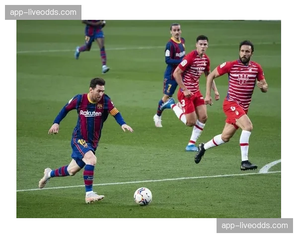 巴萨3-0完胜格拉纳达,新援左边翼卫罗克处子球激活三后卫进攻